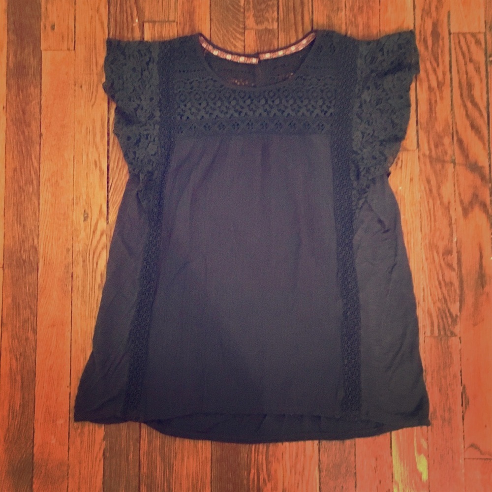 Cute lace top!